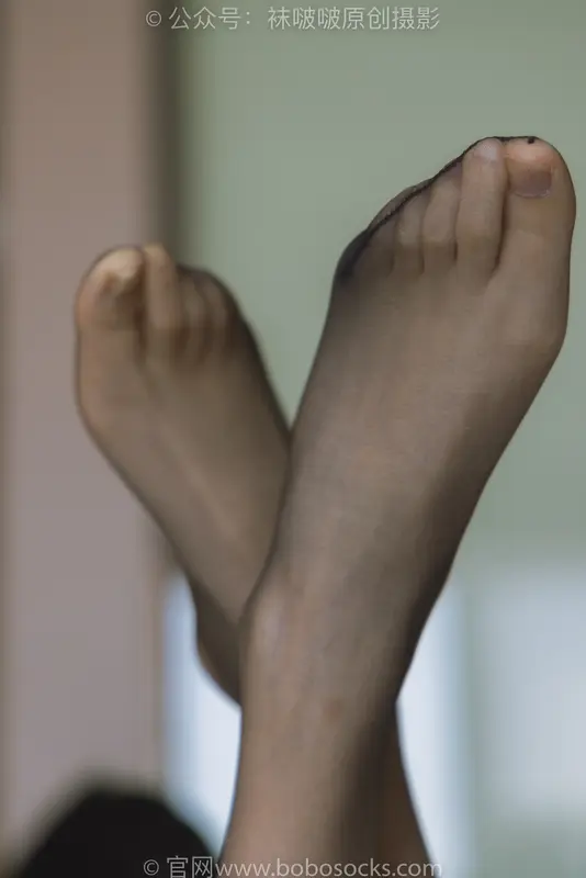 [BoBoSocks袜啵啵] NO.216 小甜豆-两双高跟鞋、肉丝、油亮黑丝（花絮版） 19